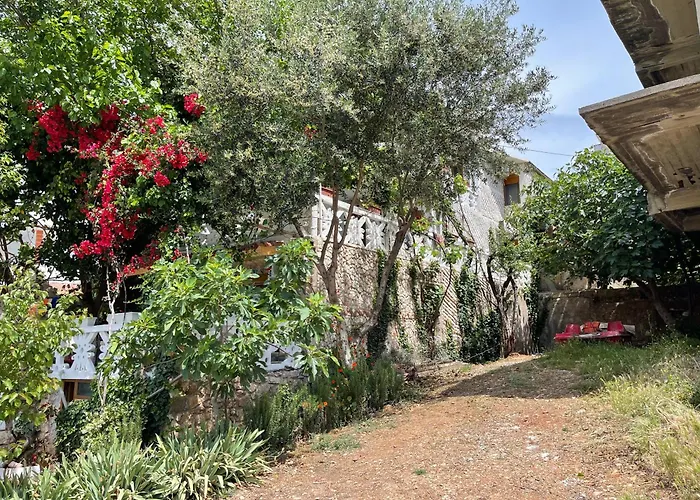 Mustafaraj Apartments Ksamil